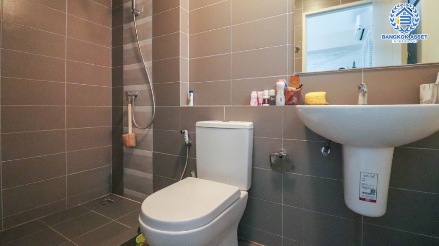 *****ทาวน์เฮ้าส์มือสองย่านนนทบุรี ม.พลีโน่ เวสต์เกต บ้านกล้วย-ไทรน้อย เนื้อที่ 17.5 ตร.ว. ฟังก์ชัน 3 ห้องนอน 2 ห้องน้ำ 2 ที่จอดรถ แถมฟรี! 2 เครื่องปรับอากาศ 1 เครื่องทำน้ำอุ่น และเฟอร์ฯ บิวท์อินทั้งหลัง บนทำเลแห่งการเดินทาง เพียง 20 นาทีก็ถึงรถไฟฟ้าสายสีม่วง "สถานีคลองบางไผ่" ใกล้ทางด่วน